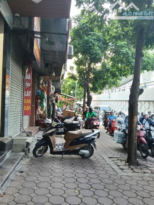 Bán Đất mặt phố Trường Chinh, diện tích rộng 564 m2 mặt tiền cực rộng 23 m, xây toà nhà - 2
