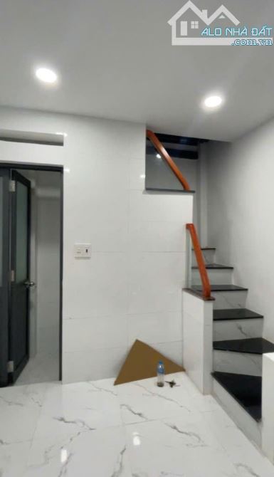 MẶT TIỀN ĐƯỜNG 10M CÓ LỀ GẦN 3M - GẦN GÒ DẦU - TÂN PHÚ - 2 TẦNG MỚI - SHR VUÔNG - 2.44 TỶ - 2