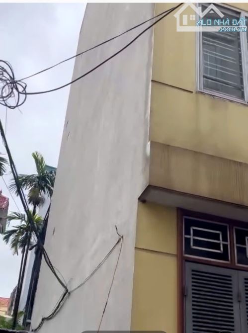 CHO THUÊ NHÀ NGUYÊN CĂN TẠI NAM DƯ - DT 35M2 - 5 TẦNG THÔNG SÀN - NGÕ ÔTÔ ĐỖ CỬA - 2