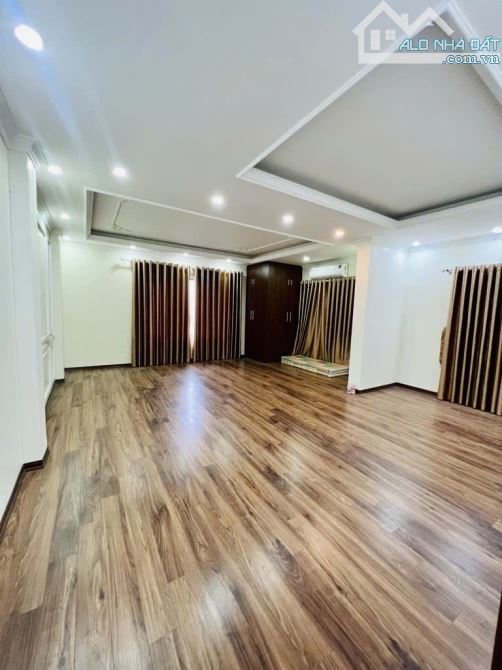 Bán nhà bồ đề dân xây 60 m 5 tầng thang máy lô góc gara ô tô - 2
