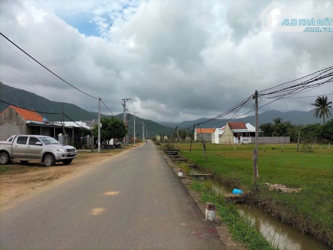 án đất Vân Phong gần biển  Vạn khánh - Vạn Ninh gần biển cách 2km