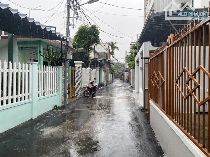 BÁN ĐẤT TẶNG NHÀ CẤP 4 – NGÔ THÌ NHẬM - BỀ NGANG HƠN 9M – KIỆT 6M – 4.x - LCU258 - 1