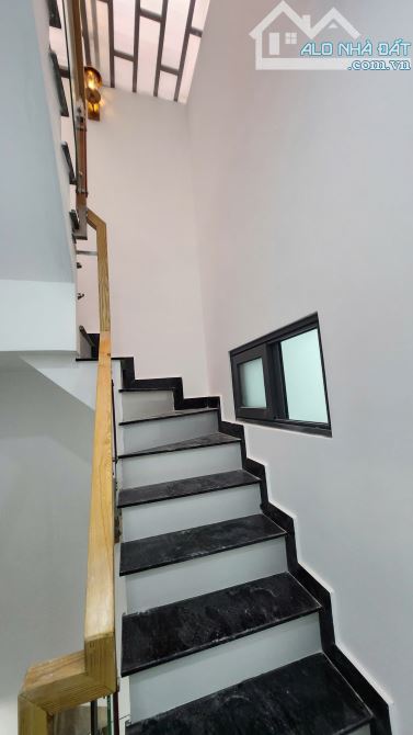 Nhà mới xây GIÁ 2T3 -Tỉnh Lộ 10 sát chợ Bà Hom, cách Nhi Đồng TP 12
