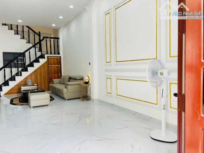 Bán nhà 3 tầng, Cách Thích Quảng Đức chỉ 3 căn nhà, Phước Hải, Nha Trang - 2