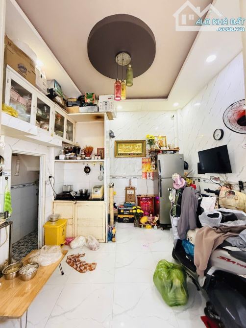 Bán nhà 2 tỷ, nhà nhỏ tiền công năng to ở Tân Hòa Đông - 2