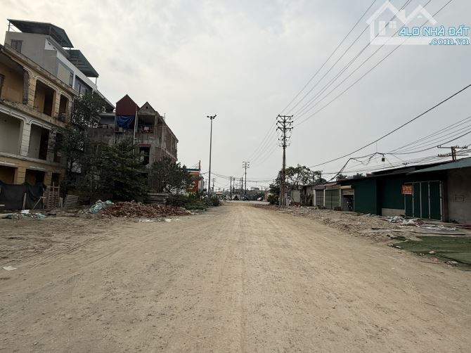 Chính chủ cần tiền bán gấp mảnh đất đẹp mặt đường 22m tại trung tâm Trâu Qùy, Gia Lâm - 2