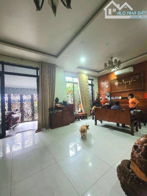 NHÀ ĐẸP NHƯ BIỆT THỰ CỔ MINI - HẺM 8M THÔNG - GIÁ HỜI NHƯ LY TRÀ SỮA MỖI NGÀY - 2