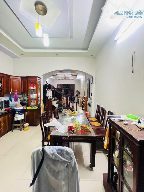 CẦU GIẤY-NGUYỄN VĂN HUYÊN - HÀNG F0-TRUNG TÂM-5 TẦNG-79M2-NGÕ RỘNG 3M -GẦN PHỐ-CÒN 15.2 TỶ - 2