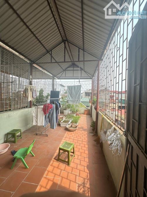 Bán nhà dân xây độc lập 36m2, chắc chắn, gần phố, ngõ 3 gác qua, yên tĩnh, ở thích - 2