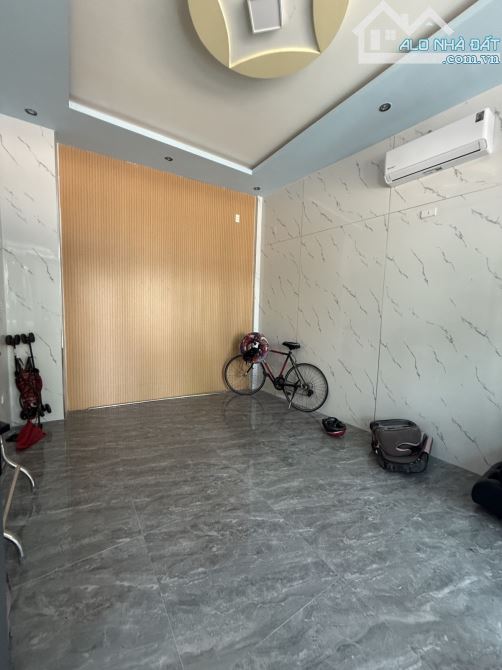 Nhà 3.5tầng Hoài Thanh đường 7.5m đối diện Đại học kinh tế 216m2 ngang 10m chỉ 100tr/m2 - 2