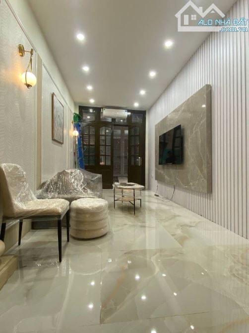 ✅CHỦ CẦN BÁN GẤP, DT30m2 💸7.85 tỷ-NHÀ ĐẸP Ở LUÔN - TRƯỚC NHÀ RỘNG 3M - NGÕ THÔNG - CÁCH Ô - 2