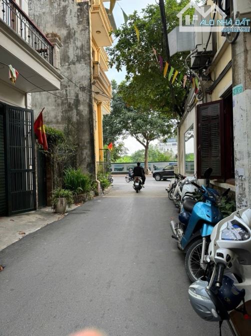 Bán đất Ái Mộ  Ô TÔ - 1 NHÀ RA MẶT PHỐ 140m2, MT8m giá 45 tỷ. - 2