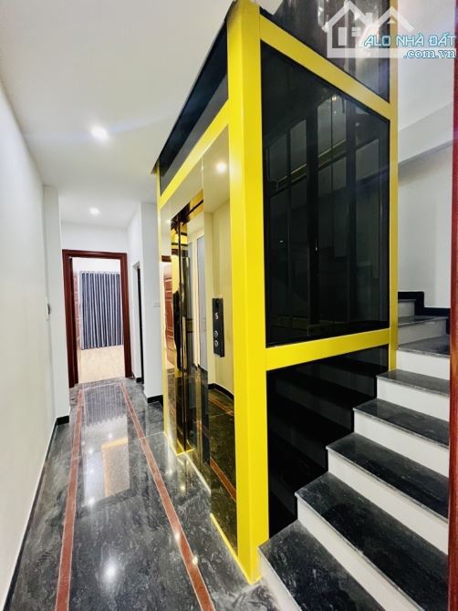 PHÚ LƯƠNG- HĐ - NHÀ MỚI TINH 50m/ 5 TẦNG THANG MÁY - FULL NỘI THẤT XỊN- Ô TÔ ĐỖ CỬA - 2