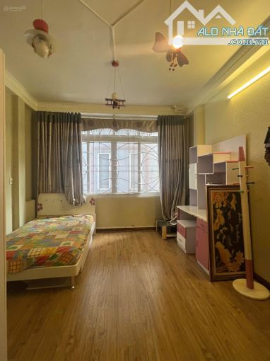 Căn góc 5T đẹp ngõ Đào Tấn-Linh Lang hai mặt thoáng ngõ 2m cách MP 40m cách oto 10m giá 13 - 2