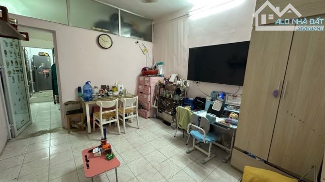 Bán căn tập thể Kim Liên tầng 4 , vị trí đẹp - 2