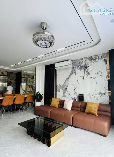Bán Nhà 6Tầng View Khai Sơn, 20m ra Phố Ngọc Thuỵ, Vị Trí gần Trung Tâm, VF3 Đỗ Cổng - 2
