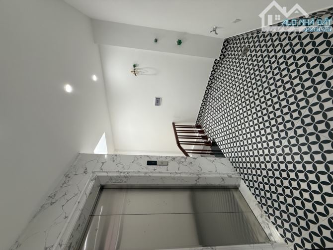 Bán nhà phố Kim Giang 6 tầng lô góc, thang máy, ô tô, nhỉnh 10 tỷ. - 2
