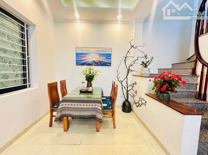 🏡 BÁN NHÀ ĐẸP 5 TẦNG – XUÂN ĐỈNH – GẦN NGOẠI GIAO ĐOÀN 🏡 	•	Diện tích: 32m² 	•	Mặt tiền: - 2