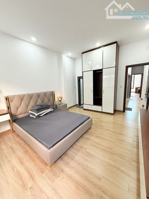 Nguyễn Văn Công Gò Vấp, gần sân bay TSN, 3 tầng 4Pn, Dt 56m2(4x14m), giá còn 9 tỷ - 2
