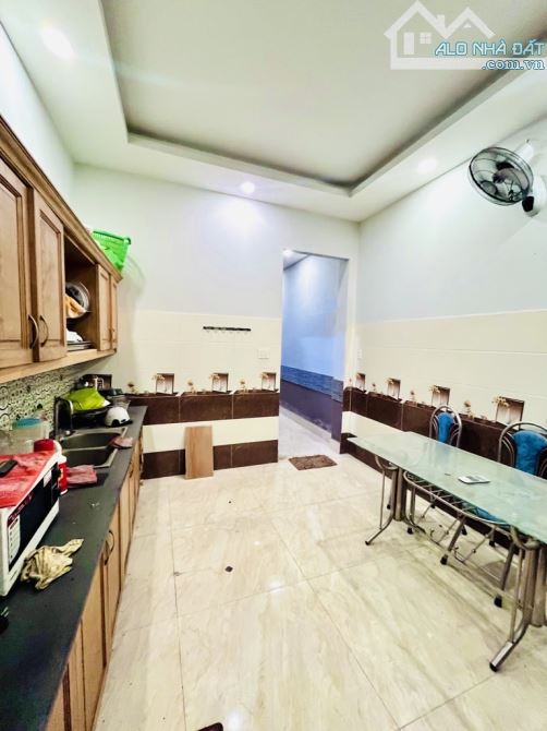 Định cư nước ngoài cần bán gấp nhà hẻm 8m, ngay khu căn hộ Pegasuite, quận 8 - 2