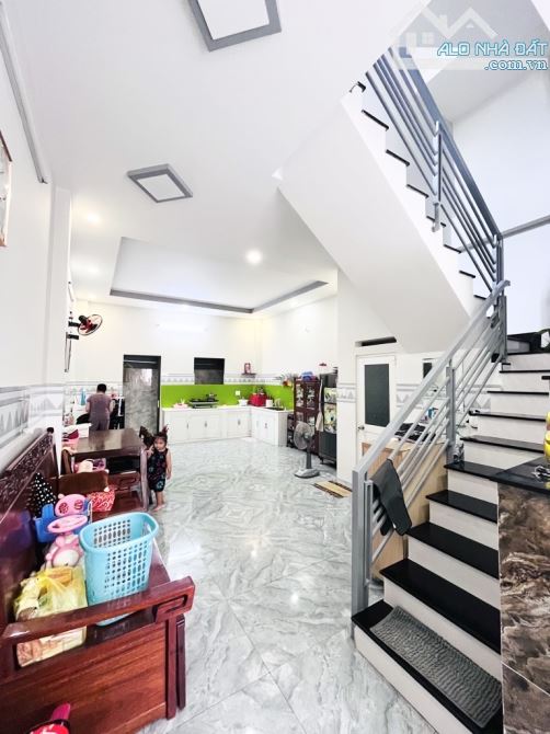 Q6  TÂN HOÀ ĐÔNG, 5,3M x 13M, 3 TẦNG BTCT, GIÁP Q11,Q5, SÁT VÒNG XOAY PHÚ LÂM, CHỈ 6.x TỶ - 2