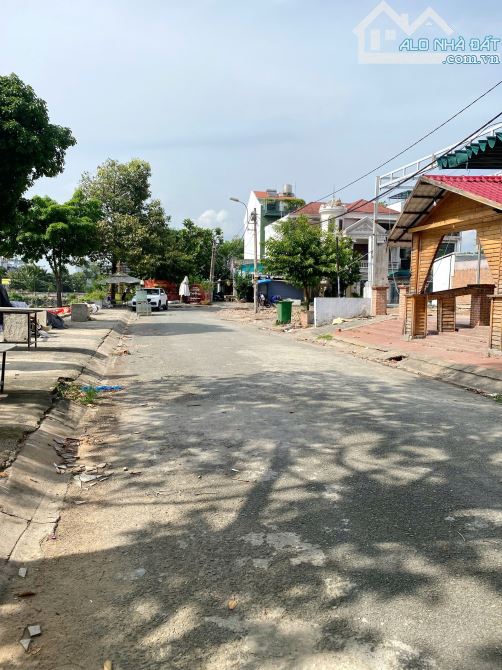 Biệt thự đường Số 10A, 7x19.5m, KDC Ấp5 Phong Phú B/C, ngay bến xe Q8 - 2