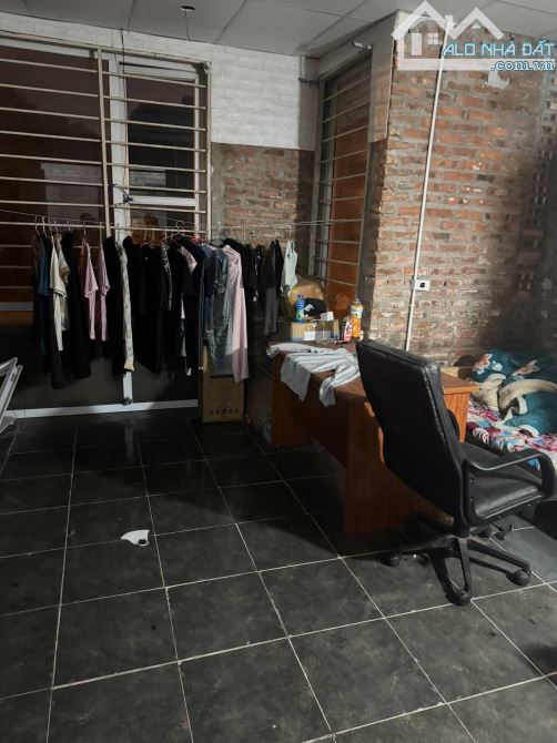 Cho thuê nhà 4T dt 90m nguyên căn tại KĐT Văn Phú. Vỉa hè 6m, đường 24m 14 triệu - 2