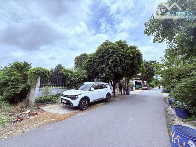 CỦ CHI bán lô đất rộng 562m2 (11,7 x 48) sẵn thổ cư đường nhựa 8m gần QL22 giá 9,8tỷ. - 2