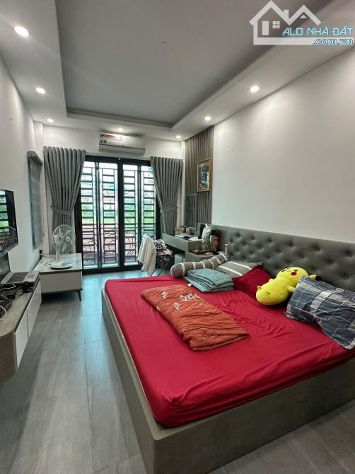 Bán nhà ngõ 299 Hoàng Mai,xây mới 5 tầng sẵn nội thất. - 2