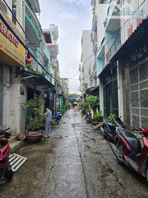 Bán CHDV 4 tầng Bình Trị Đông- Bình Tân 64m2, 9 phòng cho thuê, chỉ hơn 6 tỷ - 2