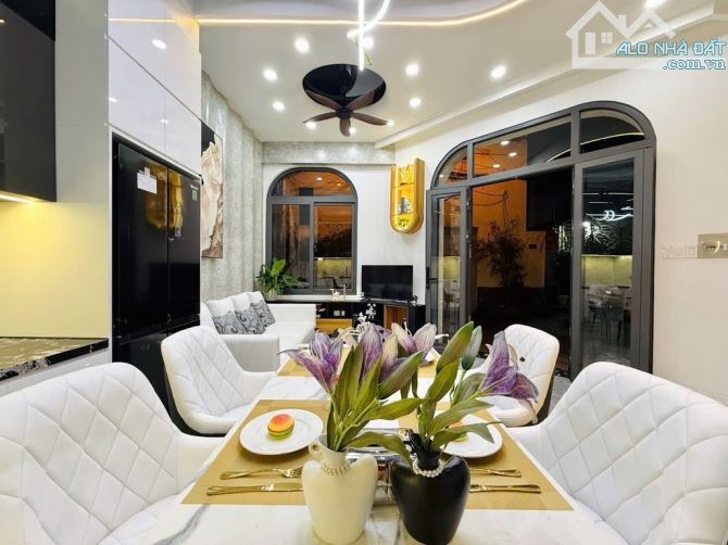 THỐNG NHẤT GÒ VẤP.  3 TẦNG. KHU VIP CAO TẦNG - LÔ GÓC 2MT KO LỘ GIỚI - HẺM XE TẢI THÔNG BỜ - 2