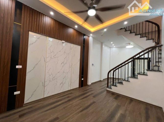 BÁN NHÀ THÔNG PHONG, ĐỐNG ĐA, 20M RA Ô TÔ TRÁNH, 45M x 4 TẦNG, MẶT TIỀN 4M, GIÁ 9.2 TỶ - 2