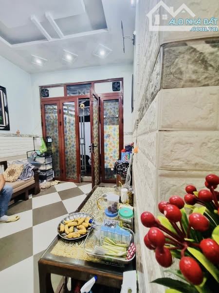 Nhà đẹp Hoàng Mai dân xây, bê tông cốt thép, nhà còn rất đẹp, giá nhỉnh 7 tỷ - 2