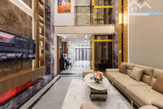 Bán căn nhà FULL NỘI THẤT đường NGUYỄN VĂN KHỐI PHƯỜNG 11 - 24