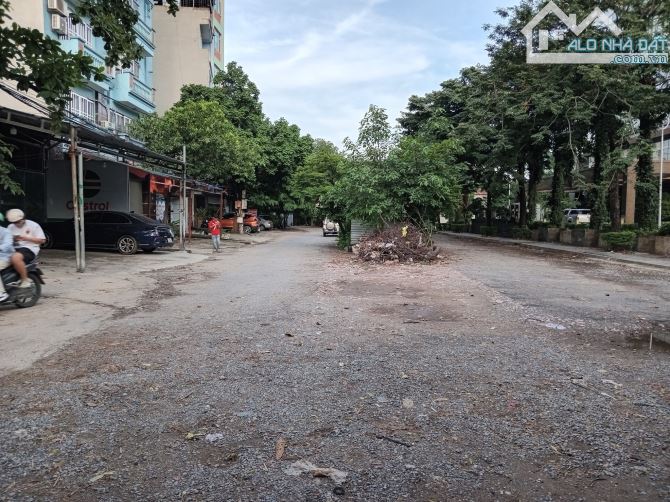 Bán nhà đường Thịnh Liệt lô góc đón đầu quy hoạch 580m2 Mặt tiền 25m, giá 145 tỷ