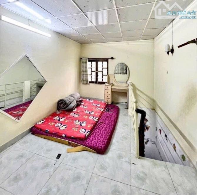 BÁN NHÀ 2 TẦNG – 26m² (3.2x8) – LÊ ĐÌNH CẨN - SÁT KHU VIP TÊN LỬA – CHỈ 990 TRIỆU - 3