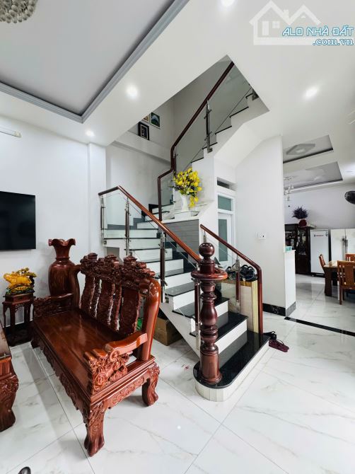 Nhà 4 Tầng 150m² - Hẻm Xe Hơi - Ngang Rộng 7m - Sổ Hồng Riêng - Giá Chào 9Tỷ6 TL - 3