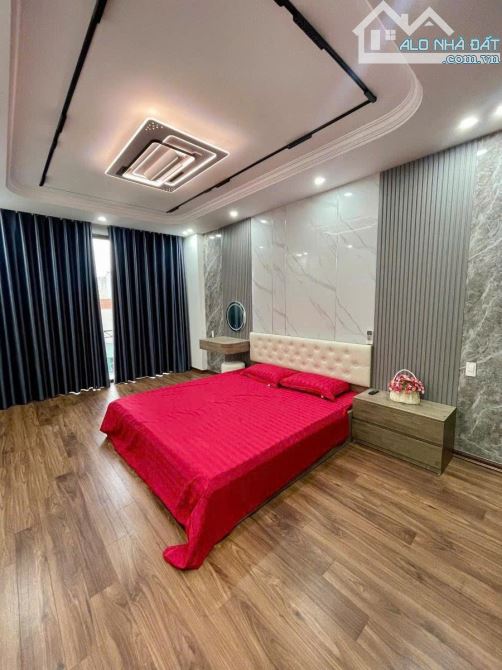 NHÀ 5 TẦNG PHÂN LÔ VỈA HÈ- KINH DOAMH - PHỐ THẠCH BÀN LONG BIÊN 50M -14,5 TỶ CÓ TL - 3