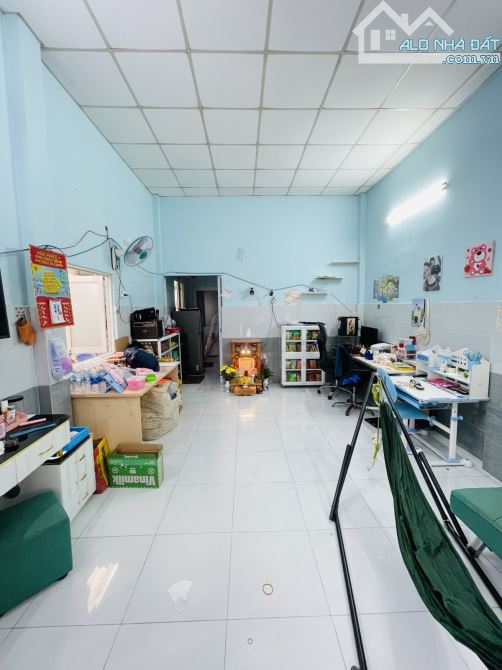 BÁN NHÀ C4 - 94 M2 - ( 5  x 18m ) -  THẠNH LỘC  - QUÂN 12.  GIÁ CHỈ  :  5,5 TỶ TL TỐT. - 3