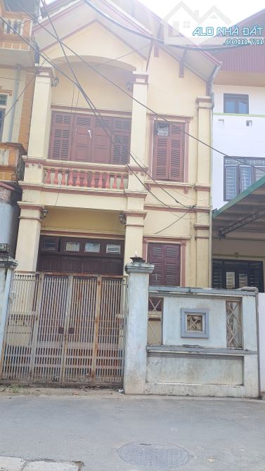 BÁN NHÀ 3 TẦNG ĐẸP – SẴN SÀNG Ở NGAY – Ô TÔ  VÀO NHÀ - 3