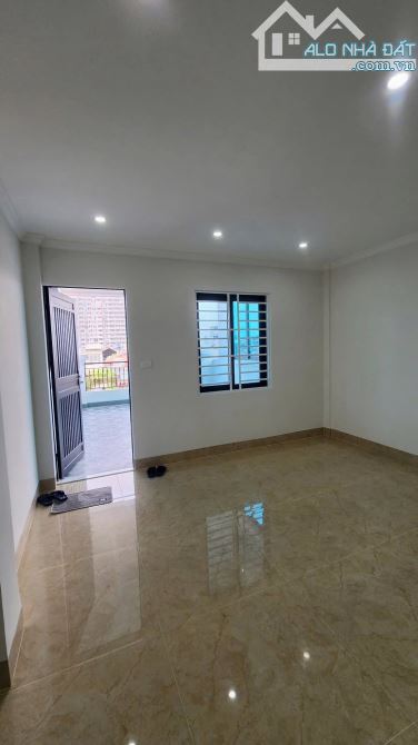 Em cần bán gấp nhà ngõ 61 Phùng Chí Kiên Cầu Giấy phân lô 80m 6 tâng - 3