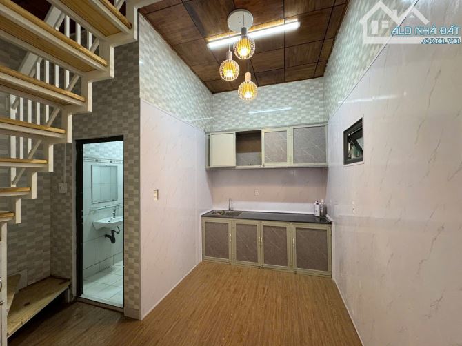 NHÀ PHỐ MỚI ĐẸP, SRXD NGAY CHỢ NAM THIÊN CHỈ HƠN 2 TỶ - 3