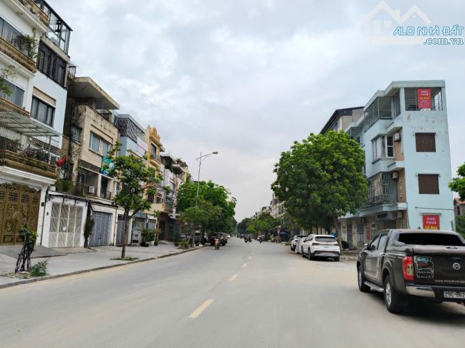 Nhà 4T xây thô khu TT3 Văn Phú, 2 căn liền kề DT180m2, MT9m, ôtô KD, 46 tỷ Hà Đông - 3