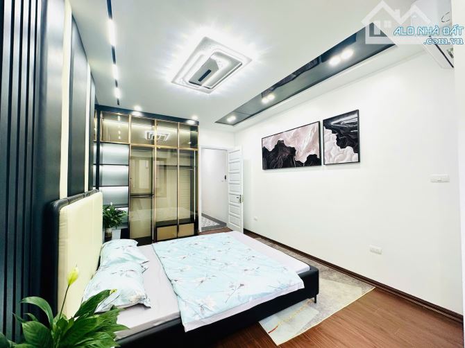 BÁN NHÀ VÕ CHÍ CÔNG – 32m² – 5 TẦNG – 3.8m MẶT TIỀN – 8.25 TỶ – CẦU GIẤY - 3