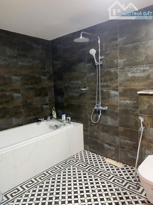 Bán căn hộ chung cư tại M3M4 Nguyễn Chí Thanh. 195m2 - 3PN - 3WC nhà đẹp full đồ. - 3