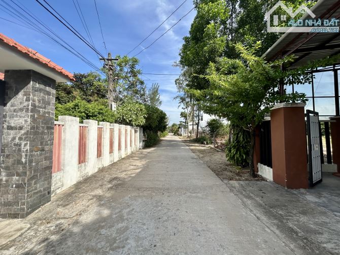 NHÀ 2 TẦNG - 155m2 - đường ô tô - 3