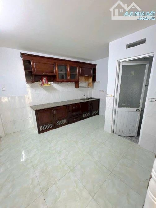 nhà quận 6 xe hơi vào sát nhà, 4m x 10m, 2 tầng, chỉ 4.5 tỷ. - 3