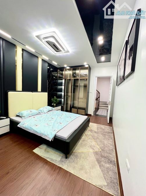 Bán nhà Hoàng Quốc Việt, 35m, 5 tầng, 8.2 tỷ. 100m ra phố , nhà thật ảnh thật - 3
