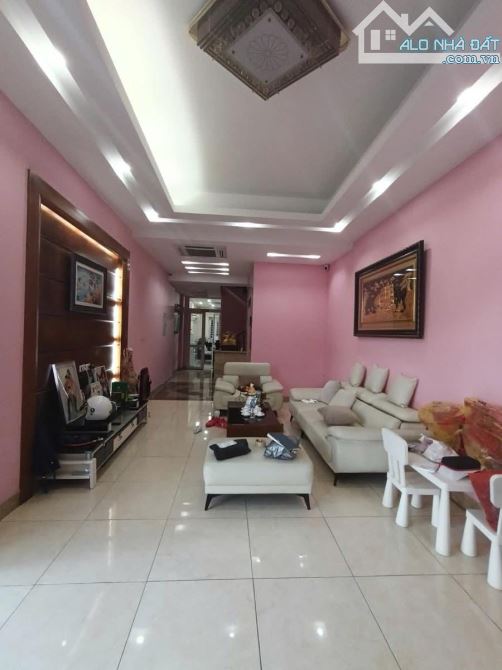 Bán Đất mặt phố Trường Chinh, diện tích rộng 564 m2 mặt tiền cực rộng 23 m, xây toà nhà - 3