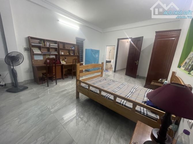 🏡🏡🏡NHỈNH 5 TỶ CÓ NGAY NHÀ TT VIỆT HƯNG , RẺ HIẾM TRONG TẦM GIÁ, 5 TẦNG FULL NỘI THẤT - 3